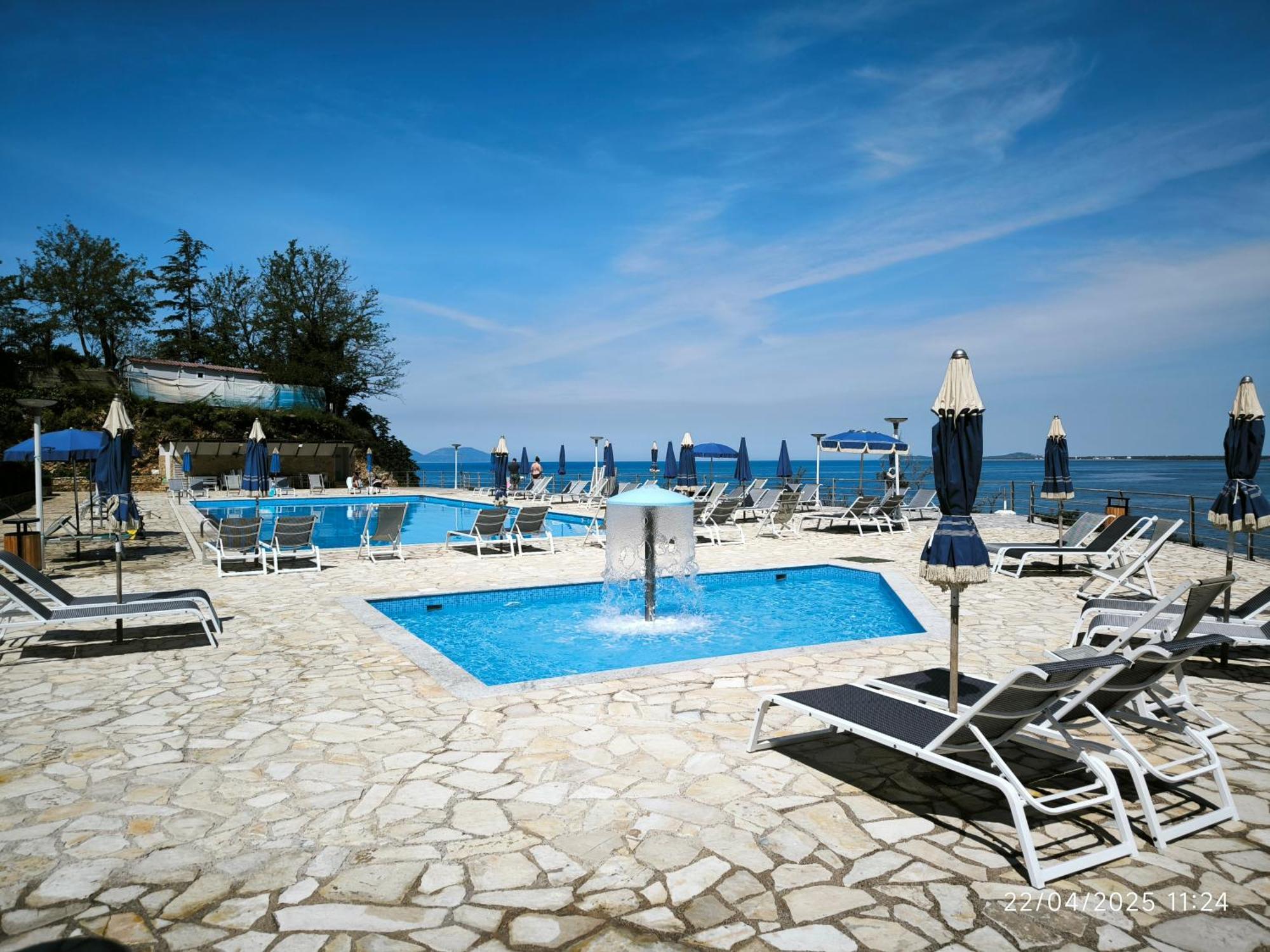 Matthews Beach House Vlore Exterior photo